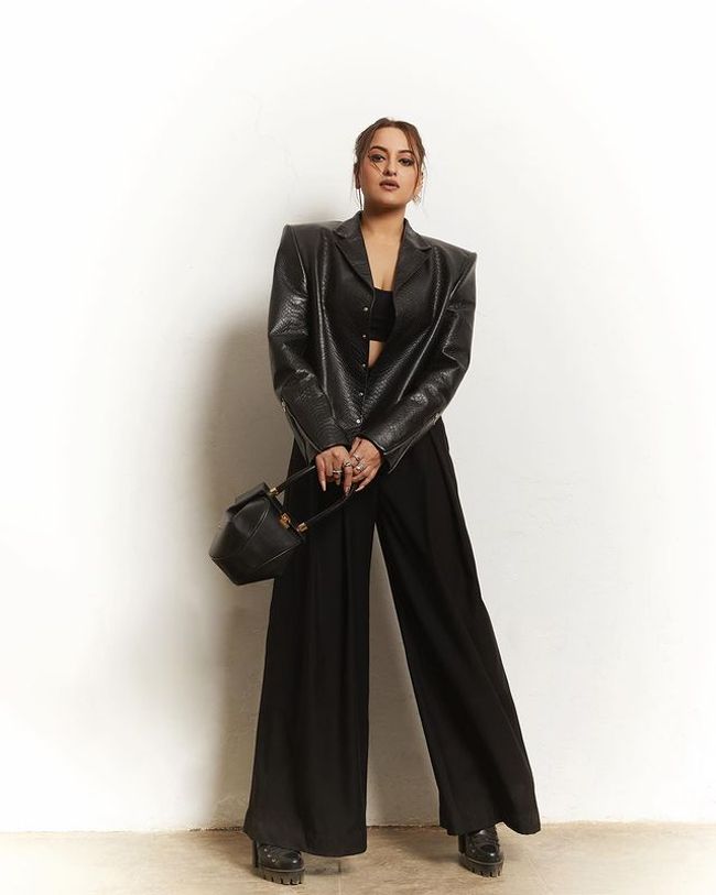 Colorful Clicks Of Sonakshi Sinha